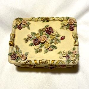 Rose Decorated Jewelry Box
